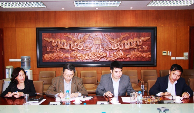 Ký cam kết triển khai kế hoạch SXKD khối Sứ - Sen vòi – Thương Mại và chỉ tiêu Xuất khẩu 2013